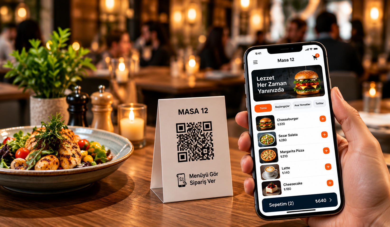 Masadan QR kod ile menü açan müşteri — QR ve NFC dijital menü
